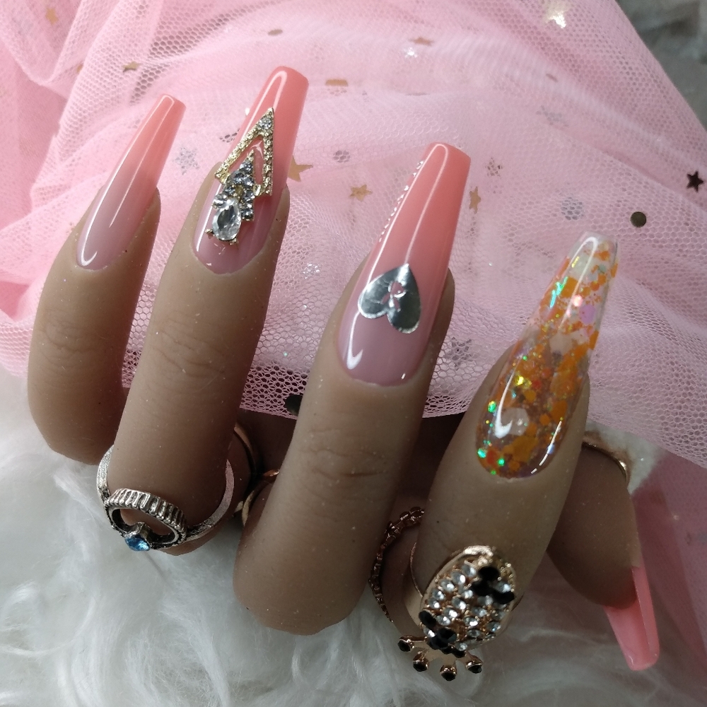 Press on nails (long coffin)